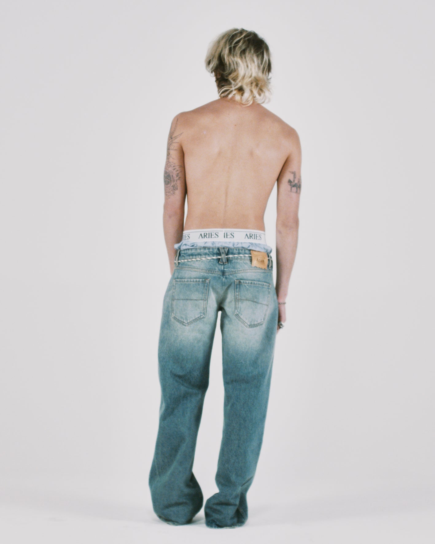 Distressed Low Rise Tyrone Jean