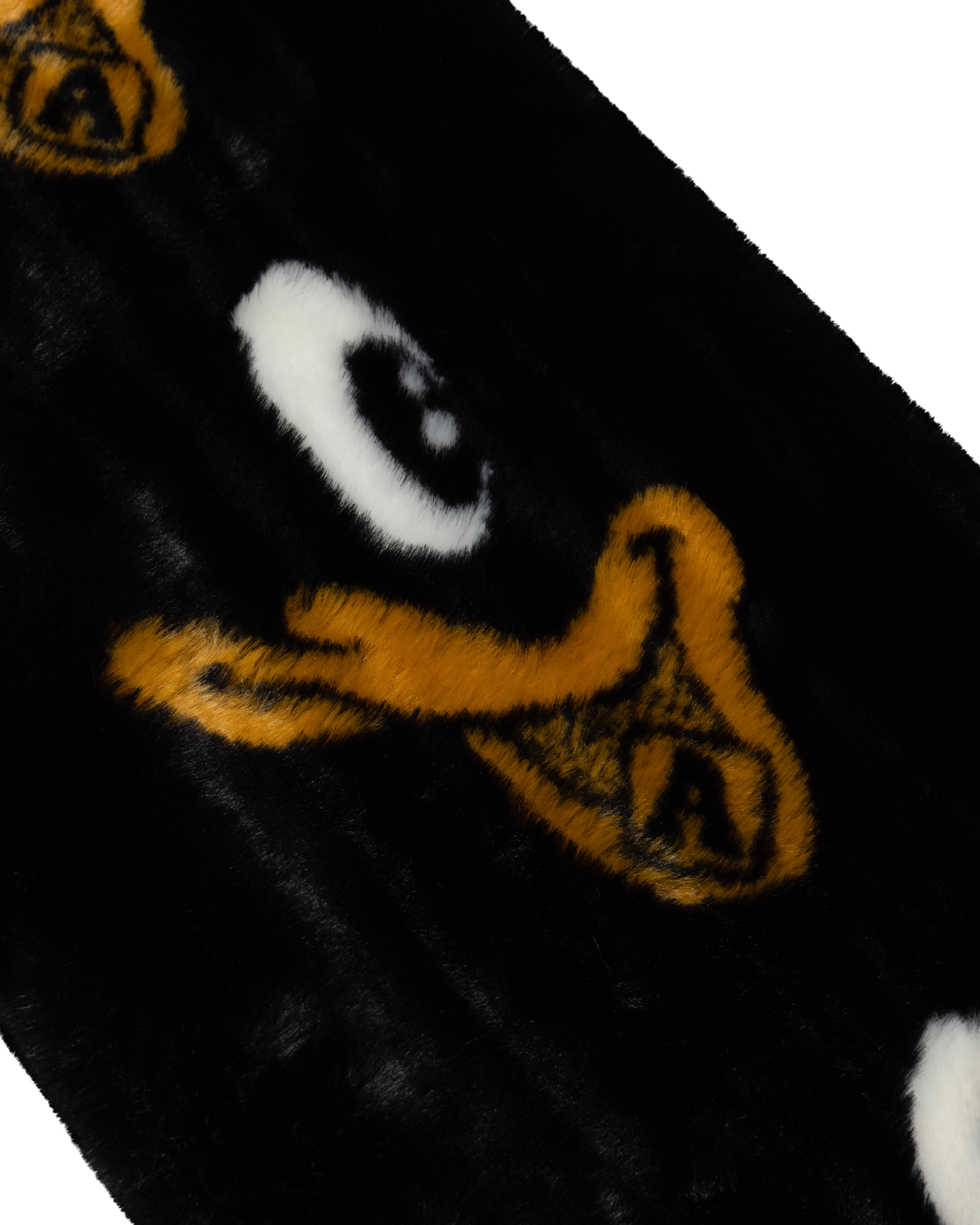 Fuzzy Duck Does He Scarf